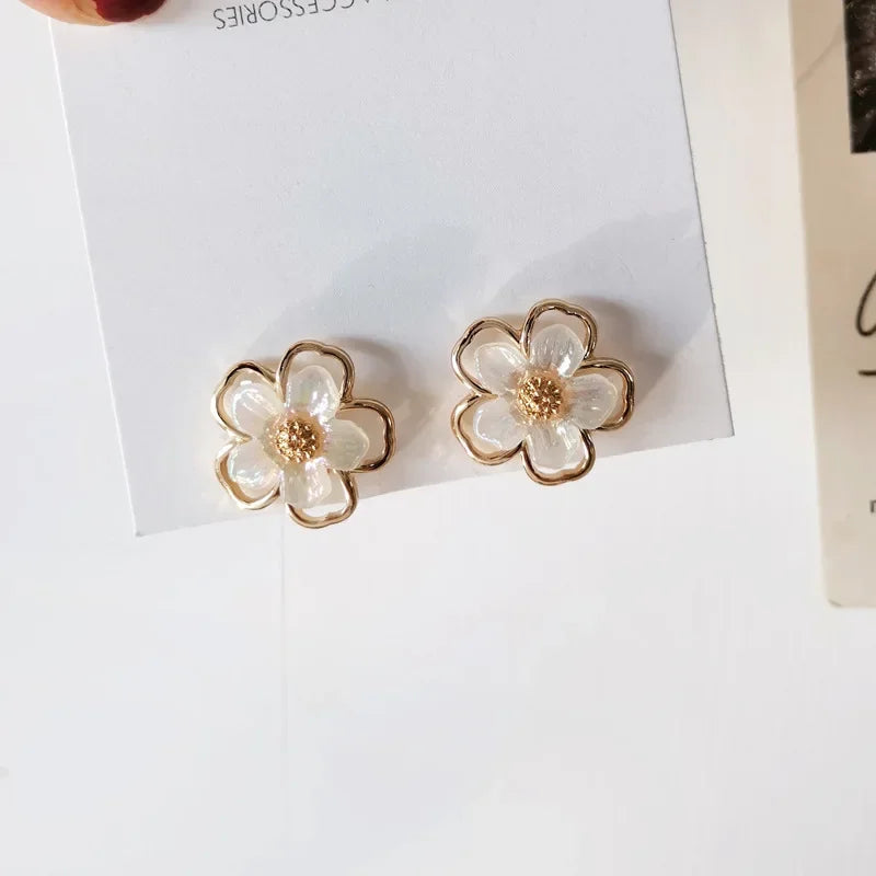 2023 New Fashion Exquisite Rhinestone Decor Ear Cuff earring for Woman Arrival Christmas Gift stud Earrings Women Earrings