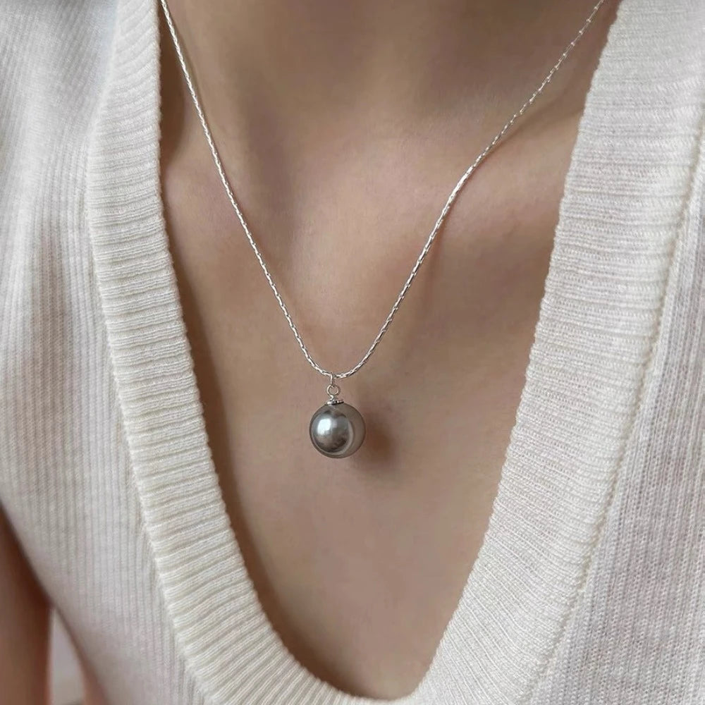 Charms Fine Snake Bone Chain Pearl Necklace for Women Elegant Grey and White Pendant Accessories Girls Neck Jewelry Versatile